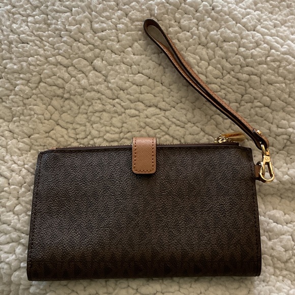 Michael Kors Brown Logo Zip Wallet with Gold Hardware - Picture 3 of 12